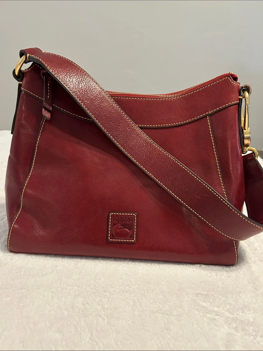 Dooney & Bourke Florentine Cassidy Wine Red Leather Large Hobo Shoulder Bag. - Picture 10 of 10